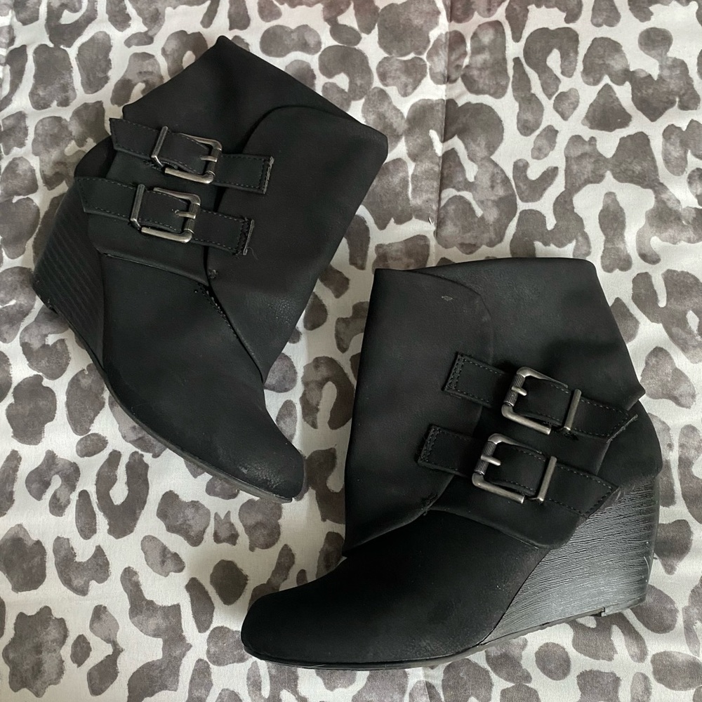 American Rag Cora fold over wedge booties in original box, like new, Sz 6